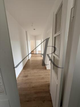 Foto - Ruhig gelegene 3-Zimmer-Wohnung in Bahnhofs- und Stadtnähe mit Balkon