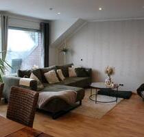 Helle 3-Zimmer Wohnung mit Südbalkon und großer Fensterfront - Denkte