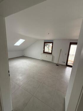 Foto - Dachgeschosswohnung mit großer Terrasse “WARMMIETE“