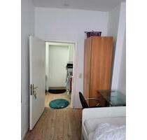 WG Zimmer zu Sofor frei - 300,00 EUR Kaltmiete, ca.  100,00 m² in Lübeck (PLZ: 23558) Sankt Lorenz Nord