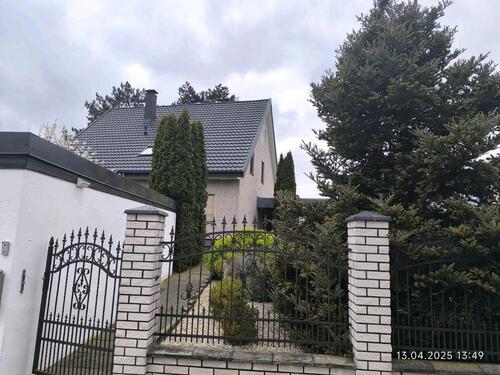 Foto - Großes, helles Zimmer (20 m²) für Dame – viel Privatsphäre