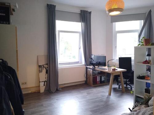 Foto - Großzügige WG-geeignete Altbauwohnung