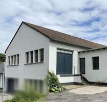 Große Halle mit viel Tageslicht als Werkstatt oder Lager in Zentrumsnähe von Mettmann