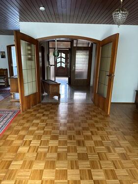 Foto - Großzügiges Einfamilienhaus mit Garten und Garage in ruhiger Lage