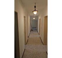 4 Zimmer Wohnung in Hollfeld - 1.000,00 EUR Kaltmiete, ca.  90,00 m² in Hollfeld (PLZ: 96142)