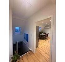 Kleine 2-Zimmer Dachgeschosswohnung in Ellhofen, frisch saniert