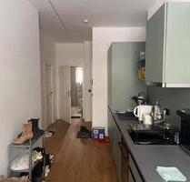 Spacious room with balcony in newly renovated modern shared flat - Berlin Reinickendorf