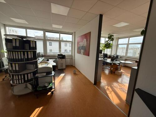 Foto - Helle 60 qm Büro in Renningen klimatisiert 4 Stellplätze
