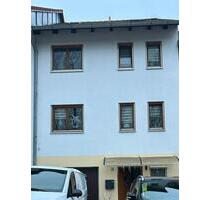 Reihenmittelhaus mit Garten und Garage in 92266 Ensdorf - Schmidmühlen