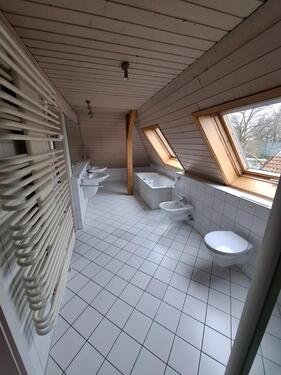 Foto - Helle 2-Zimmer DG-Wohnung in Lemgo mit großzügigem Badezimmer