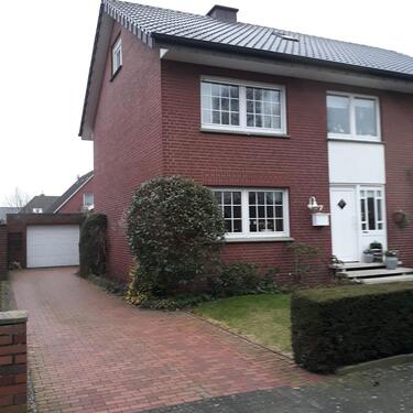 Foto - Wohnung 1. OG mit Balkon - 750,00 EUR Kaltmiete, ca.  90,00 m²