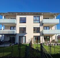 Traumwohnung mit Tageslichtbad, Einbauküche, Abstellraum u. großer Südwest-Terrasse mit Garten! - Maxhütte-Haidhof