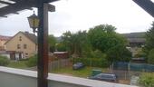 Foto - 3 Wohnraum mit Terrasse und Garage.
