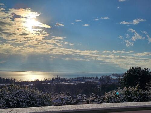 Foto - 3-Zimmer-Wohnung mit wunderschöner Berg- und Seesicht