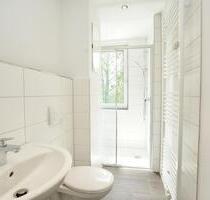 Erstbezug Dusche großes Wohnzimmer - Chemnitz Adelsberg