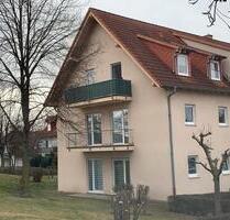Frisch saniertes Bad! Helle 2-Zimmer-Wohnung mit EBK & Stellplatz - Amt Wachsenburg