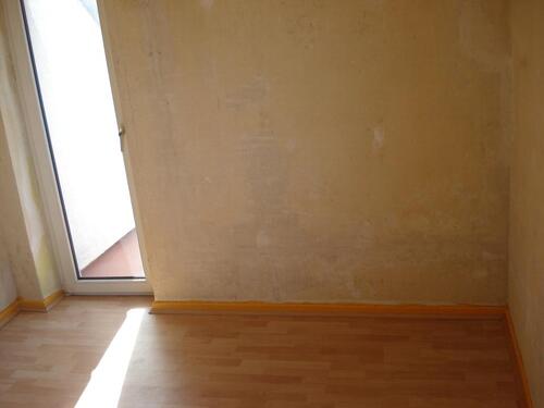 Foto - 65 qm DG-Wohnung mit Balkon - 626,00 EUR Kaltmiete,