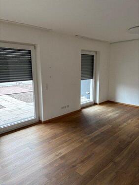 Foto - Schöne 1-Zimmer-Wohnung mit Balkon, großer Dachterrasse und EBK