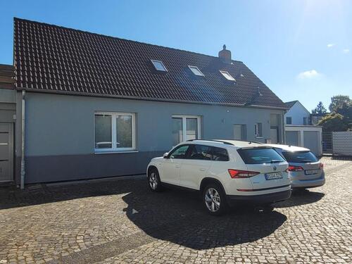 Foto - Moderne 4-Zimmer-Wohnung (EGSouterrain) mit eigener Garage in BS-Broitzem