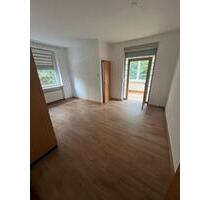 Helle 3-Zimmer-Wohnung mit Balkon & Wintergarten in zentraler Lag - Hanau