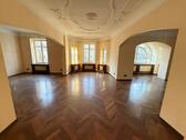Foto - Wohnen im klassischen Altbau: Fischgrätparkett und ca. 3 m Deckenhöhe