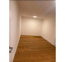 Neu sanierte Wohnung - 1.400,00&nbsp;EUR Kaltmiete, ca.&nbsp; 90,00&nbsp;m&sup2; in Bergisch Gladbach (PLZ: 51465)