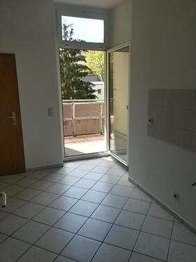 Foto - Geräumige 2 Zimmerwohnung (auf Wunsch mit EBK) mit Balkon im Zentrum Plauens!