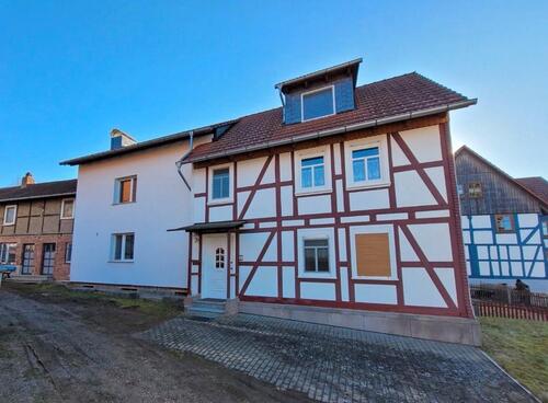 Foto - Haus in Niederaula Mengshausen - 1.060,00&nbsp;EUR Kaltmiete, ca.&nbsp; 194,00&nbsp;m&sup2;