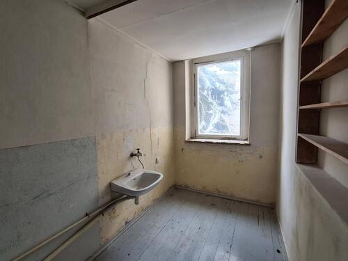 Foto - Mehrfamilienhaus - 140.000,00&nbsp;EUR Kaufpreis, ca.&nbsp; 200,00&nbsp;m&sup2;