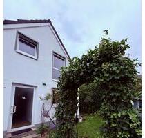 Einfamilienhaus mit Garten und Garage - Düsseldorf Stadtbezirk 8