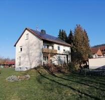 Kronach: offene, lichtdurchflutete Wohnung mit großem Garten