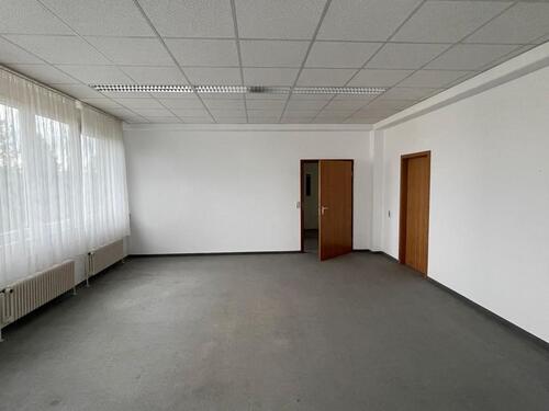 Foto - Büro‘s zu vermieten - 320,00 EUR Kaltmiete, ca.  600,00 m²
