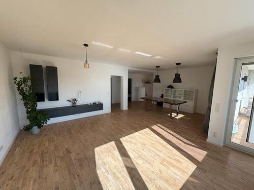 Foto - Moderne 3-Zimmer-Wohnung in Ilsfeld - 100qm, Balkon, Parkett