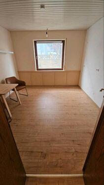 Foto - Schöne 2-Zimmer Wohnung mit überdachter Terasse und Garten