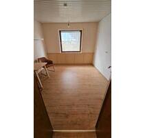 Schöne 2-Zimmer Wohnung mit überdachter Terasse und Garten - Keltern