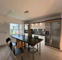 Helle Wohnung mit Balkon und Garage in Neumarkt-Sankt Veit