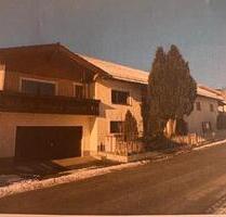 Zweifamilienhaus Nähe Hutthurm - 360.000,00 EUR Kaufpreis, in Hutthurm (PLZ: 94116)