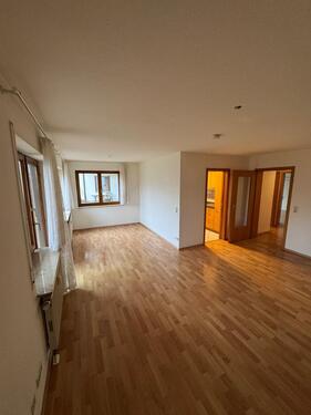 Foto - Helle 3-Zimmer-EG-Wohnung mit Terrasse, TG- und Außenstellplatz