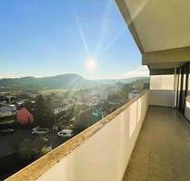 Wohnen mit Aussicht: Moderne Wohnung mit Einbauküche & Außenstellplatz - Winnenden