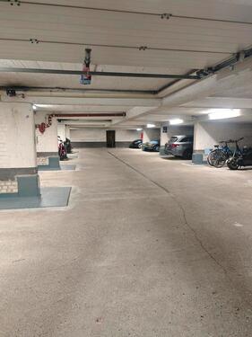 Foto - Tiefgaragenstellplatz Tönninger Str. Garage Stellplatz