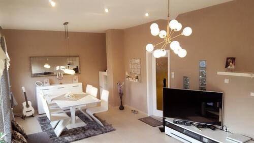 Foto - Großzügige 5-Zimmer-Wohnung über 2 Etagen mit Garten & Garage