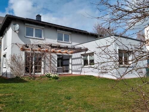 Foto - Einfamilienhaus - in Nähe Klinikum