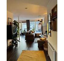 Helle 2-Zimmer-Wohnung mit Südbalkon direkt am Schmölderpark - Mönchengladbach