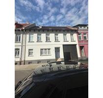 Modernisiertes Mehrfamilienhaus mit Innenhof und Garage - Dassel