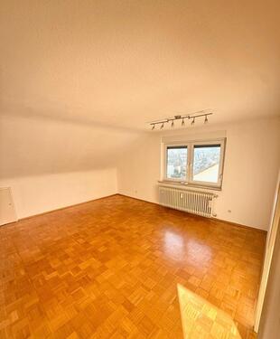 Foto - Helle Wohnung 3,5 Zimmer Dachgeschoss zu vermieten - sofort frei