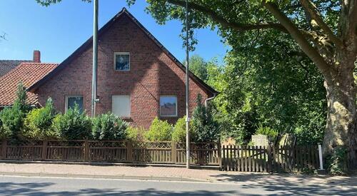 Foto - Einfamilienhaus mit großem Grundstück