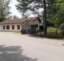 Freistehendes kl. Einfamilienhaus im Gewerbegebiet Hohenbrunn