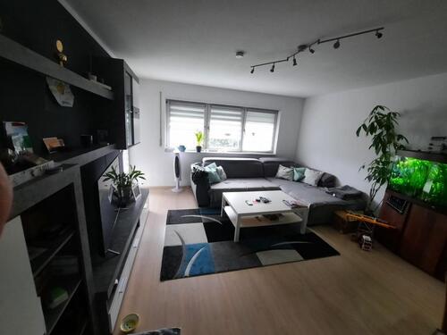 Foto - Helle 2 Zi Wohnung mit großem Balkon und EBK in Kleinwallstadt