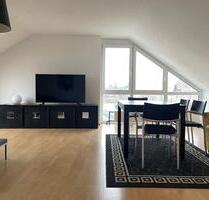 Helle, möblierte Dachgeschosswohnung mit Klimaanlage in Bessungen - Darmstadt