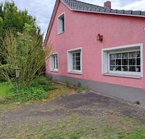 Idyllisches Einfamilienhaus mit großem Garten & Doppelgarage in - Berlin Pankow